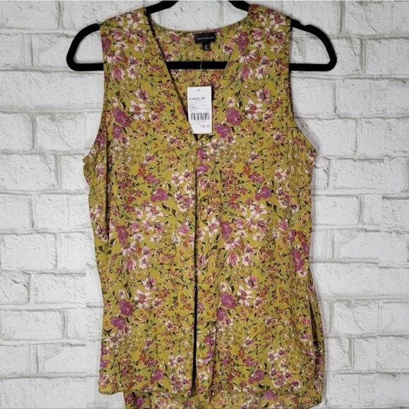 NWT Buckle Sleeveless Floral Tank - Picture 1 of 8